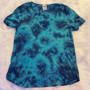 PINK by Victoria’s Secret | Tie dye v-neck shirt